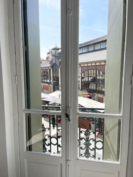 Vue Sur La Place Des Halles, Art Apparts Beziers Exterior photo