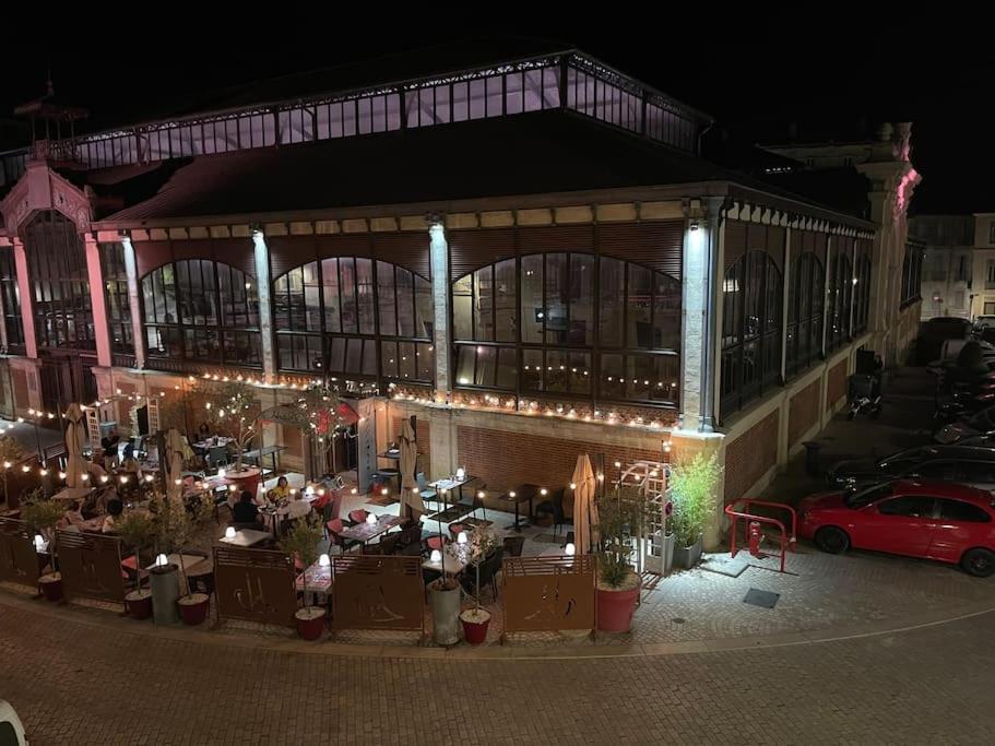 Vue Sur La Place Des Halles, Art Apparts Beziers Exterior photo